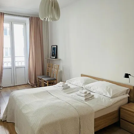 Warsaw Apartament شقة